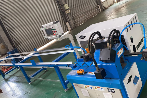 法蘭下料衝孔機